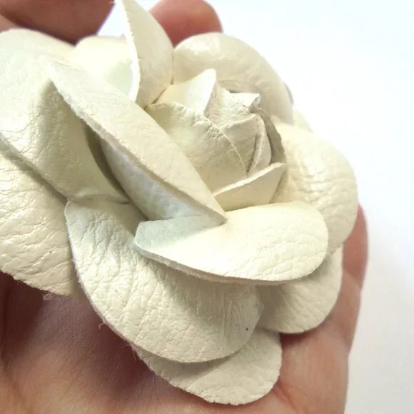 Floral Brooch Cream color flower Pin accessories 2.5" NEW - Picture 4 of 9